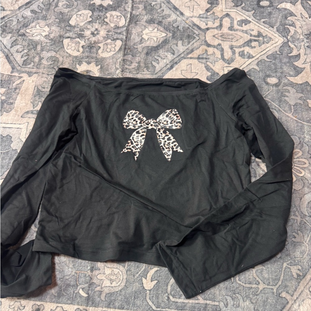 Autumn fall top with leopard bow print cropped 3/4 sleeve